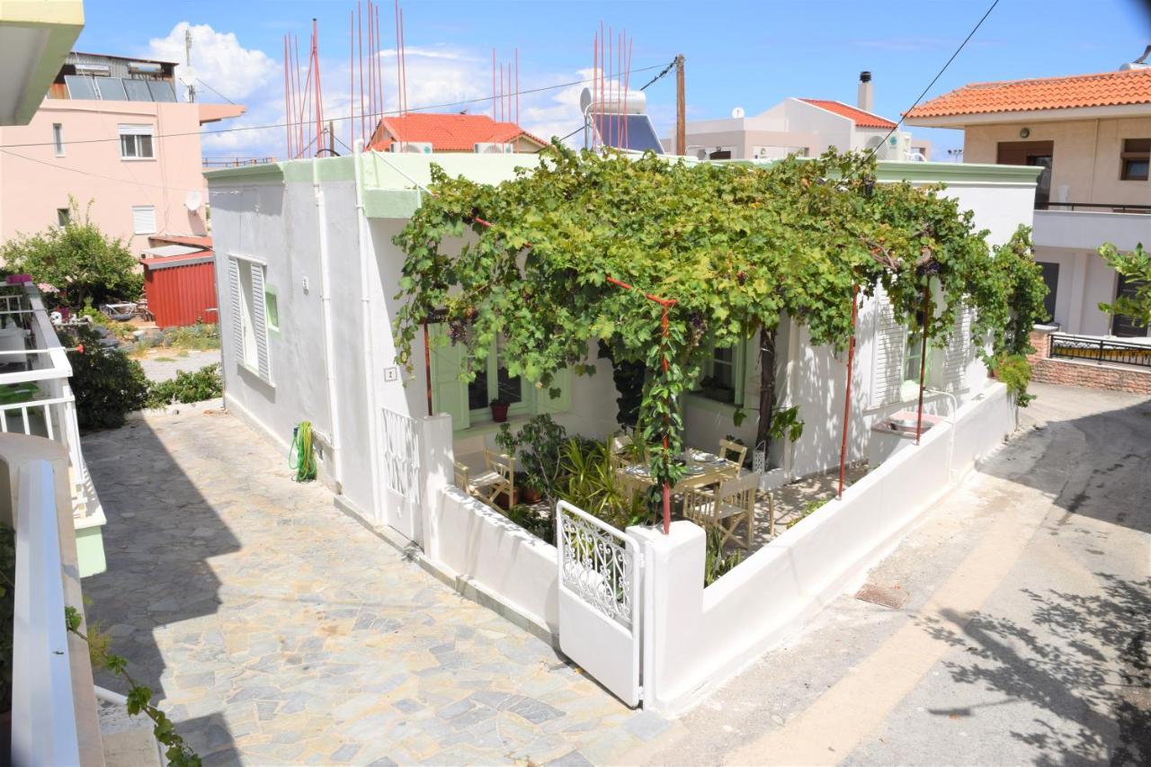 Village Home In Paradeísion Екстериор снимка