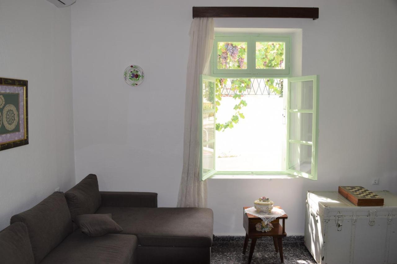 Village Home In Paradeísion Екстериор снимка