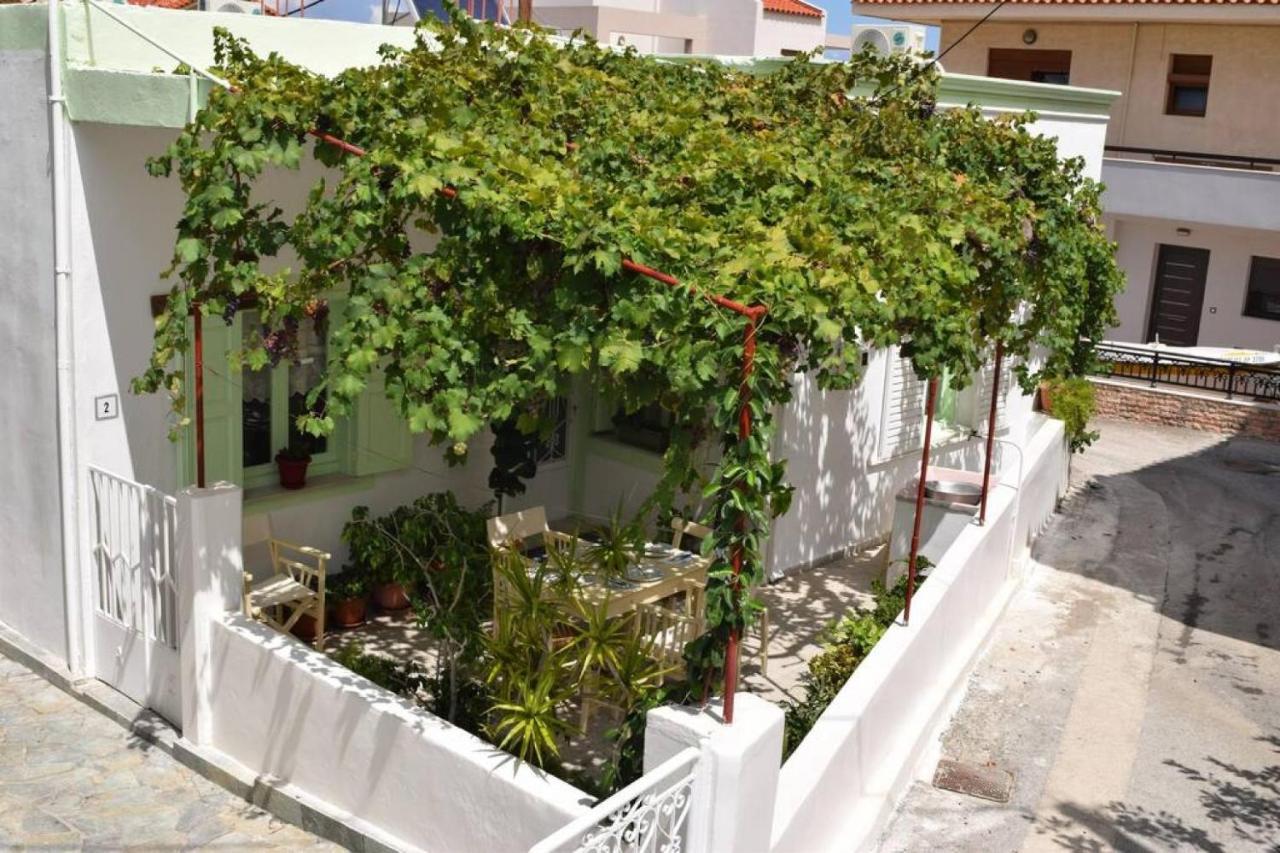Village Home In Paradeísion Екстериор снимка