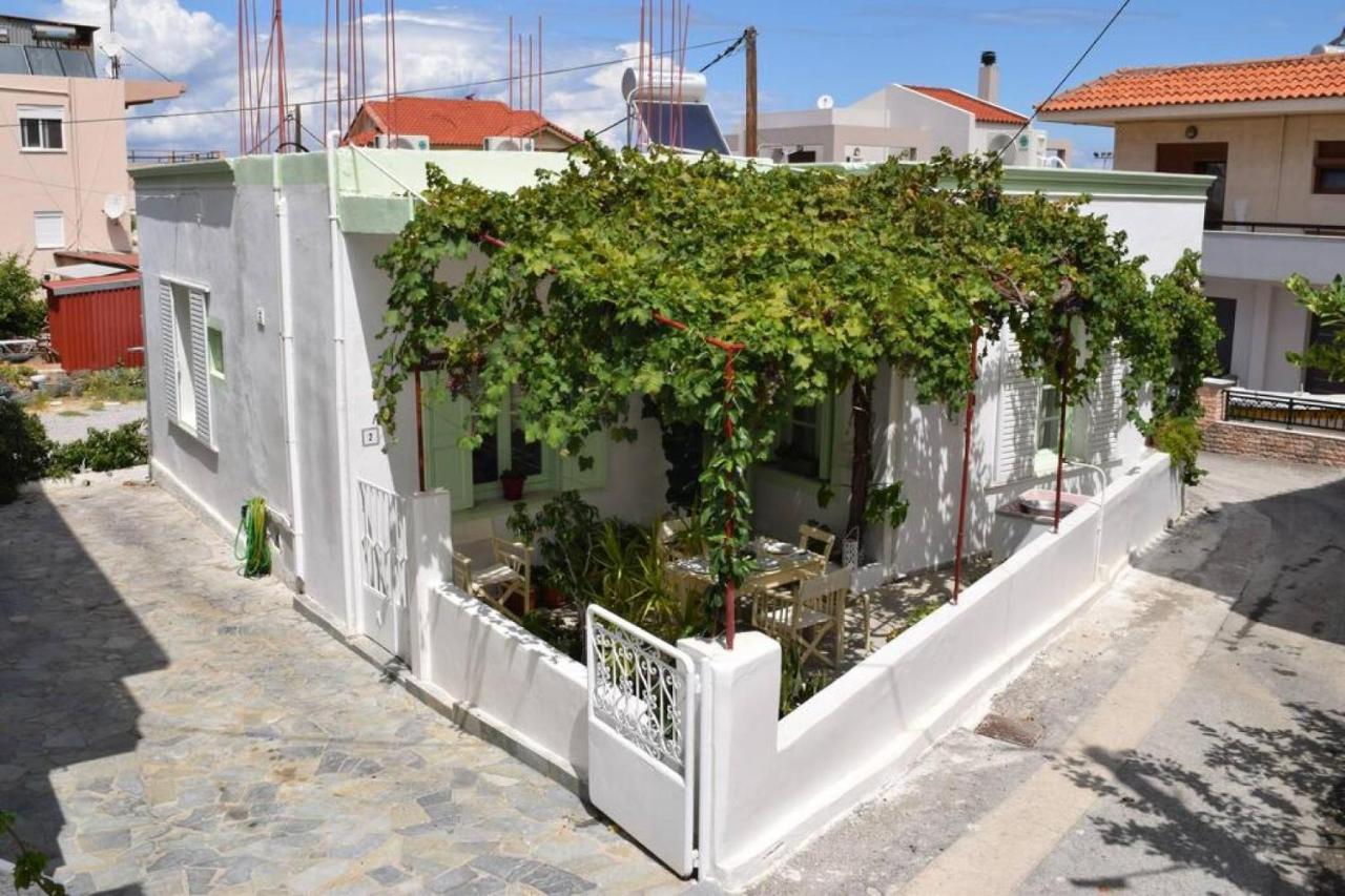 Village Home In Paradeísion Екстериор снимка